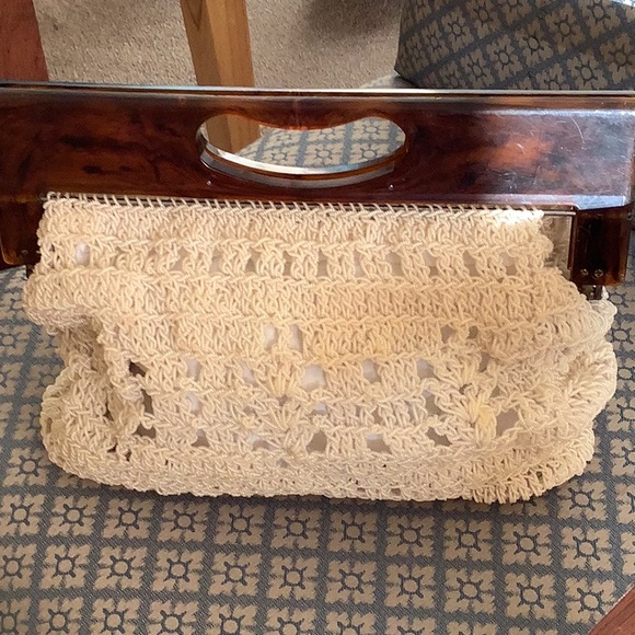 Vintage Handbags - Crochet Beaded Vintage Bag 🌸🌸🌸💛💛